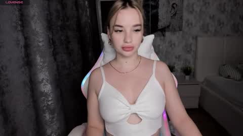 kirakrox online show from 10/18/25, 07:25