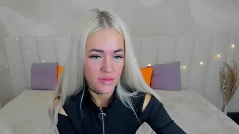 Kira online show from 03/03/25, 02:36