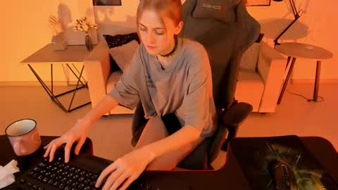 Kira online show from 03/05/25, 02:34