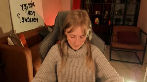 Kira online show from 09/26/25, 06:12