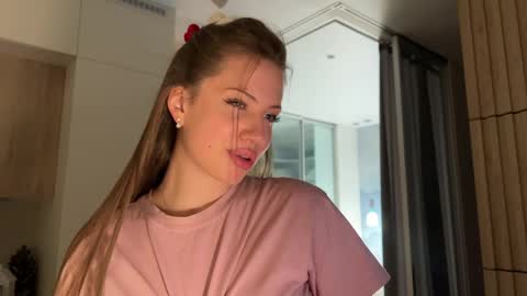 Kira online show from 03/30/26, 04:30