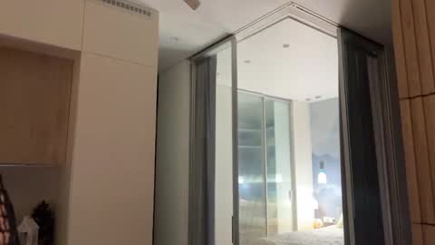 Kira online show from 04/02/26, 11:30