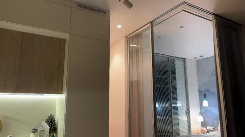 Kira online show from 04/03/26, 05:44