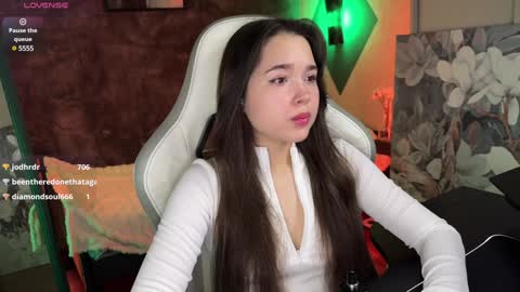 Kira online show from 02/04/25, 12:55