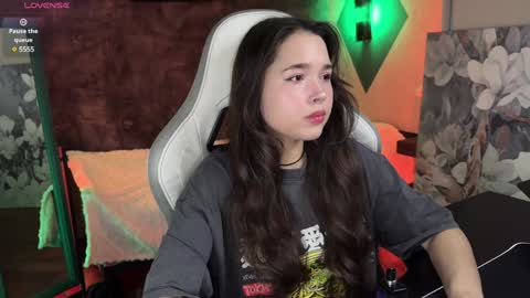 Kira online show from 02/05/25, 07:50