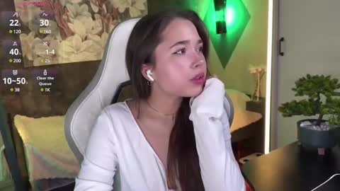 Kira online show from 03/06/25, 09:36