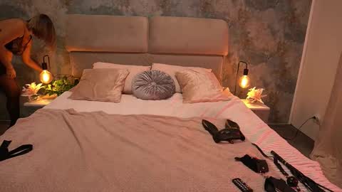 Kira online show from 09/24/25, 06:55