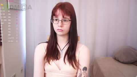 Snapshot of kirazephyr chatting on 09/26/25, 04:16 Kira online show from 09/26/25, 04:16