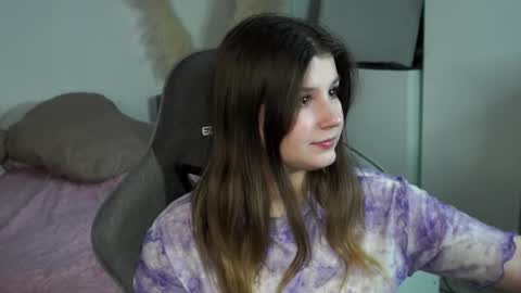 Snapshot of kirazephyr chatting on 11/29/25, 06:49 Kira online show from 11/29/25, 06:49