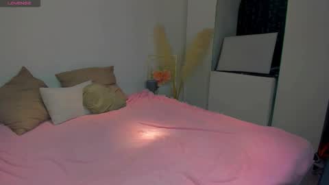 Snapshot of kirazephyr chatting on 12/14/25, 06:41 Kira online show from 12/14/25, 06:41