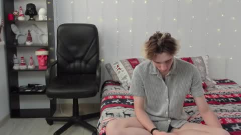 Snapshot of kirill_20_cm chatting on 12/18/24, 11:34 Kirill and Andrey online show from 12/18/24, 11:34