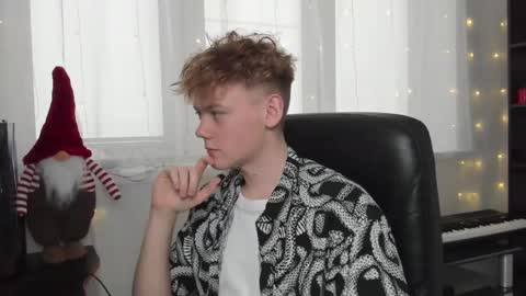 Snapshot of kirill_20_cm chatting on 12/24/24, 12:11 Kirill and Andrey online show from 12/24/24, 12:11