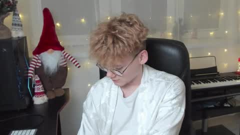 Snapshot of kirill_20_cm chatting on 12/25/24, 05:37 Kirill and Andrey online show from 12/25/24, 05:37