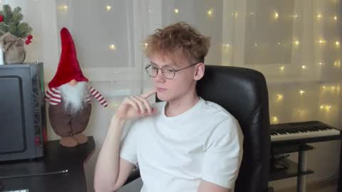 Snapshot of kirill_20_cm chatting on 12/29/24, 07:22 Kirill and Andrey online show from 12/29/24, 07:22