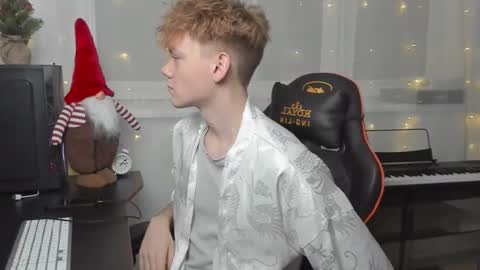 Snapshot of kirill_20_cm chatting on 01/06/25, 05:49 Kirill and Andrey online show from 01/06/25, 05:49