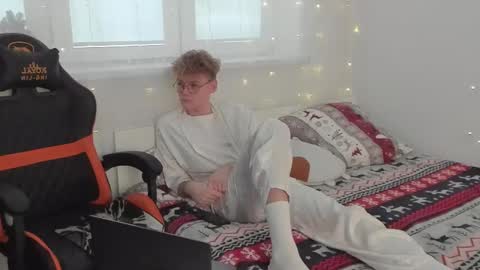 Snapshot of kirill_20_cm chatting on 01/12/25, 11:50 Kirill and Andrey online show from 01/12/25, 11:50