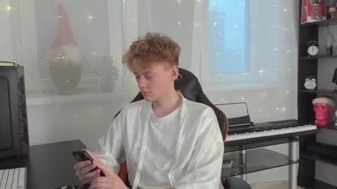 Snapshot of kirill_20_cm chatting on 01/13/25, 01:39 Kirill and Andrey online show from 01/13/25, 01:39