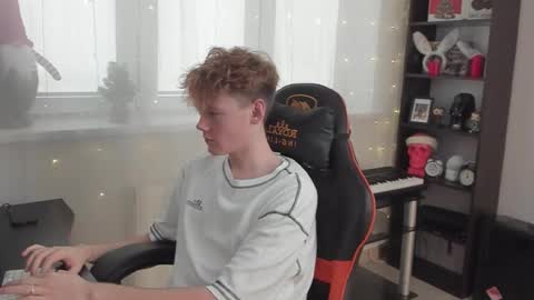 Snapshot of kirill_20_cm chatting on 01/18/25, 10:17 Kirill and Andrey online show from 01/18/25, 10:17