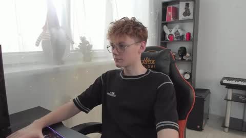 Snapshot of kirill_20_cm chatting on 01/25/25, 08:42 Kirill and Andrey online show from 01/25/25, 08:42