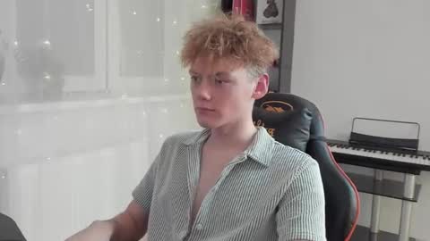 Snapshot of kirill_20_cm chatting on 01/27/25, 02:35 Kirill and Andrey online show from 01/27/25, 02:35