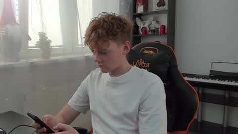 Snapshot of kirill_20_cm chatting on 01/30/25, 11:44 Kirill and Andrey online show from 01/30/25, 11:44