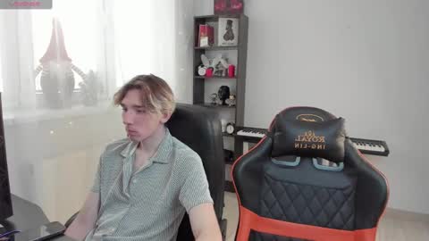 Snapshot of kirill_20_cm chatting on 02/05/25, 12:38 Kirill and Andrey online show from 02/05/25, 12:38