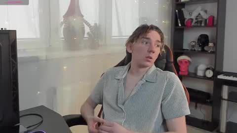 Snapshot of kirill_20_cm chatting on 02/07/25, 11:45 Kirill and Andrey online show from 02/07/25, 11:45