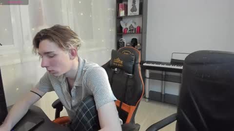 Snapshot of kirill_20_cm chatting on 02/09/25, 07:52 Kirill and Andrey online show from 02/09/25, 07:52