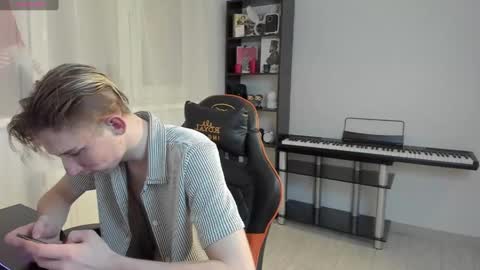 Snapshot of kirill_20_cm chatting on 02/11/25, 09:46 Kirill and Andrey online show from 02/11/25, 09:46