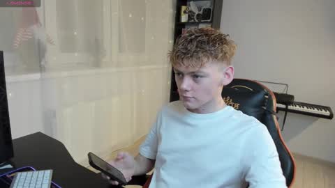 Snapshot of kirill_20_cm chatting on 02/12/25, 10:59 Kirill and Andrey online show from 02/12/25, 10:59