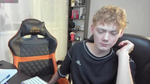 Snapshot of kirill_20_cm chatting on 02/15/25, 04:25 Kirill and Andrey online show from 02/15/25, 04:25