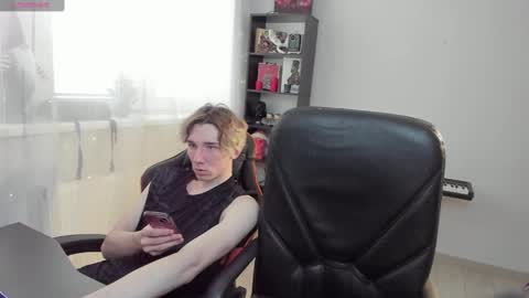 Snapshot of kirill_20_cm chatting on 02/16/25, 08:21 Kirill and Andrey online show from 02/16/25, 08:21