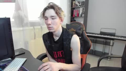 Snapshot of kirill_20_cm chatting on 02/16/25, 12:43 Kirill and Andrey online show from 02/16/25, 12:43