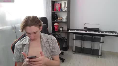 Snapshot of kirill_20_cm chatting on 02/25/25, 12:24 Kirill and Andrey online show from 02/25/25, 12:24