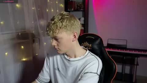 Snapshot of kirill_20_cm chatting on 03/05/25, 06:56 Kirill and Andrey online show from 03/05/25, 06:56