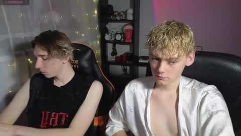 Snapshot of kirill_20_cm chatting on 03/12/25, 05:38 Kirill and Andrey online show from 03/12/25, 05:38