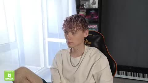 Snapshot of kirill_20_cm chatting on 09/10/25, 10:15 Kirill and Andrey online show from 09/10/25, 10:15