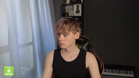 Snapshot of kirill_20_cm chatting on 09/11/25, 01:44 Kirill and Andrey online show from 09/11/25, 01:44