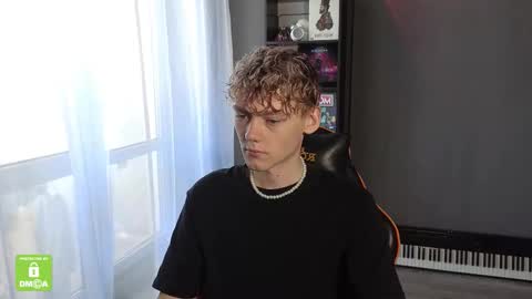 Snapshot of kirill_20_cm chatting on 09/12/25, 11:32 Kirill and Andrey online show from 09/12/25, 11:32