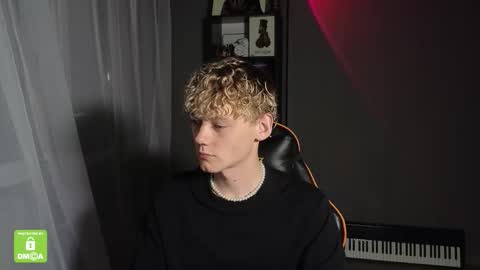 Snapshot of kirill_20_cm chatting on 09/12/25, 11:37 Kirill and Andrey online show from 09/12/25, 11:37