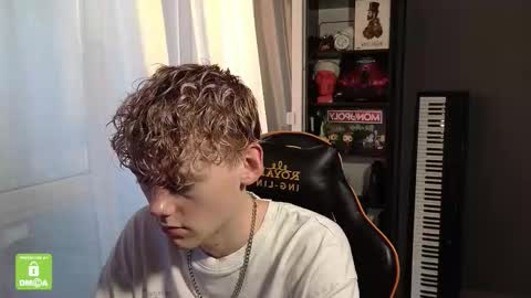 Snapshot of kirill_20_cm chatting on 09/14/25, 02:49 Kirill and Andrey online show from 09/14/25, 02:49