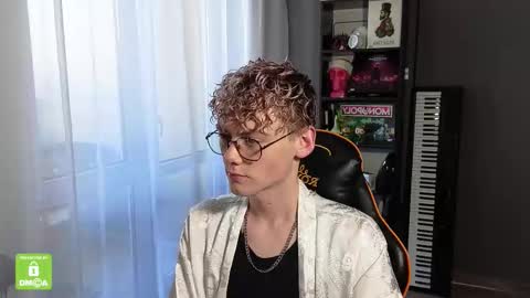 Snapshot of kirill_20_cm chatting on 09/21/25, 08:49 Kirill and Andrey online show from 09/21/25, 08:49