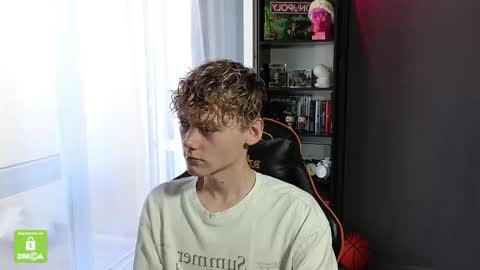 Snapshot of kirill_20_cm chatting on 09/24/25, 10:18 Kirill and Andrey online show from 09/24/25, 10:18