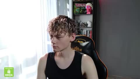 Snapshot of kirill_20_cm chatting on 09/26/25, 01:26 Kirill and Andrey online show from 09/26/25, 01:26