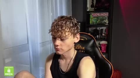 Snapshot of kirill_20_cm chatting on 09/29/25, 02:00 Kirill and Andrey online show from 09/29/25, 02:00