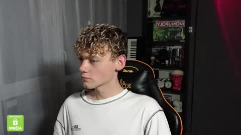 Snapshot of kirill_20_cm chatting on 10/03/25, 09:01 Kirill and Andrey online show from 10/03/25, 09:01