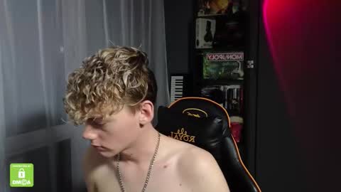 Snapshot of kirill_20_cm chatting on 10/06/25, 01:47 Kirill and Andrey online show from 10/06/25, 01:47