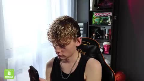 Snapshot of kirill_20_cm chatting on 10/11/25, 11:09 Kirill and Andrey online show from 10/11/25, 11:09