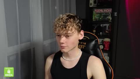 Snapshot of kirill_20_cm chatting on 10/23/25, 12:10 Kirill and Andrey online show from 10/23/25, 12:10