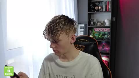 Snapshot of kirill_20_cm chatting on 10/27/25, 08:51 Kirill and Andrey online show from 10/27/25, 08:51